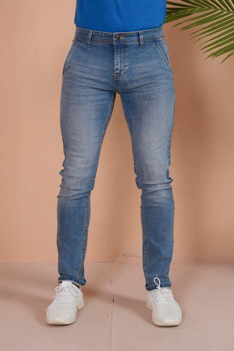 LIGHT WASH JEANS